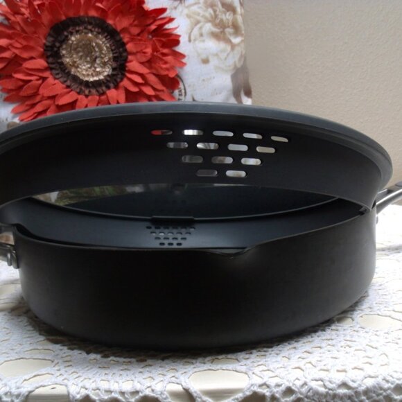 Simply Calphalon Commercial Aluminum Cookware #5005 5 qt Saute Skillet & Cover - Picture 8 of 11